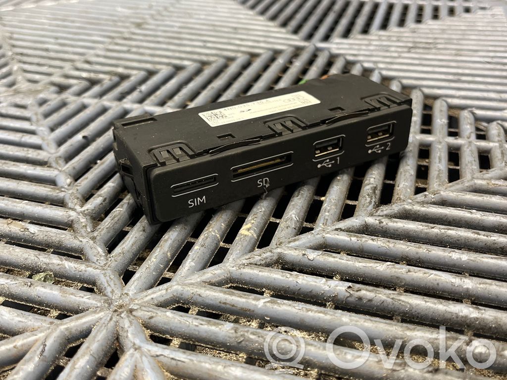 Audi RS6 C8 USB socket connector 