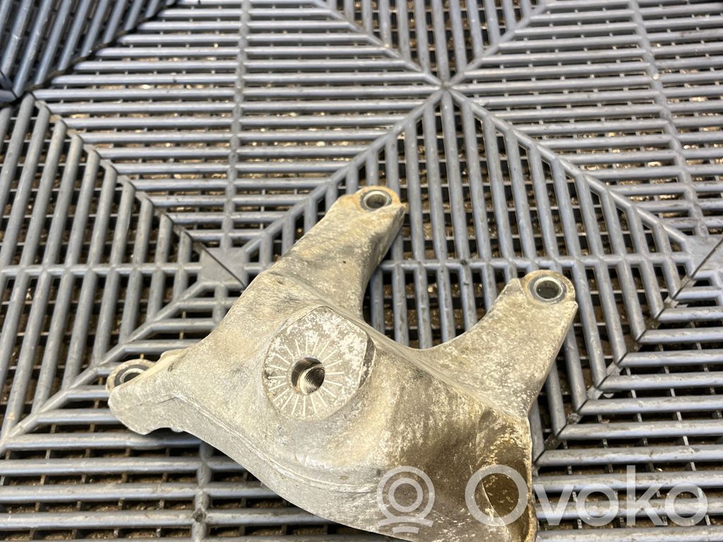 Audi RS Q8 Engine mounting bracket 