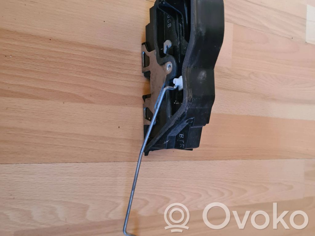 Front door lock   890912,7167068