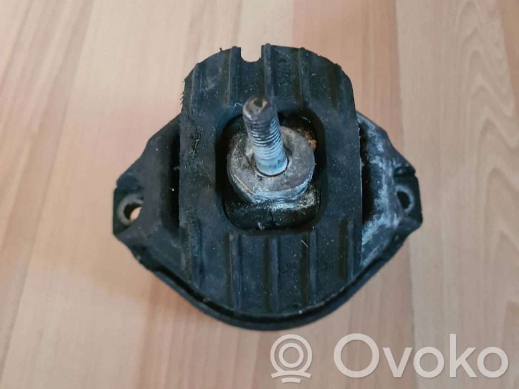 BMW 5 E60 E61 Engine mount bracket 