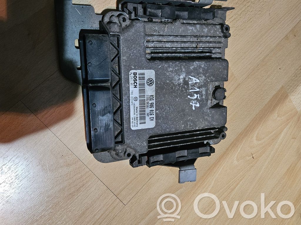 Volkswagen Touran I Engine control unit/module 
