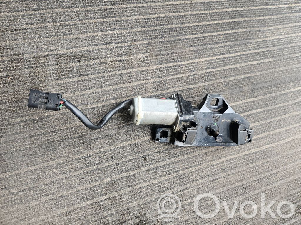 BMW 5 E60 E61 Spyna galinio dangčio 
