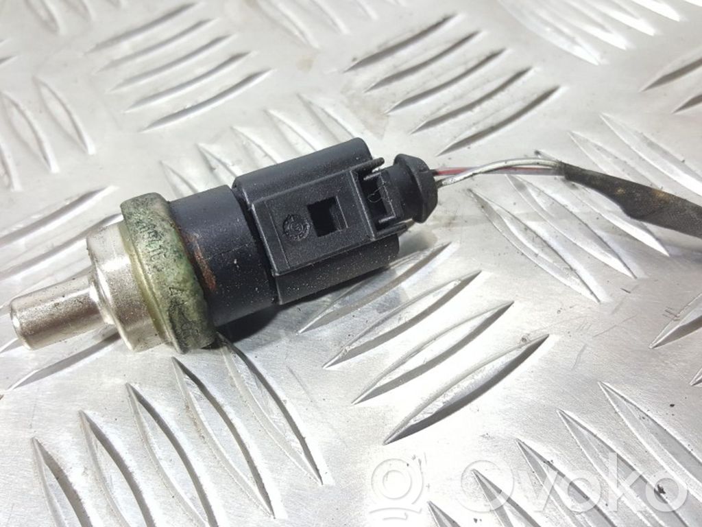 Volkswagen Golf V Coolant temperature sensor 
