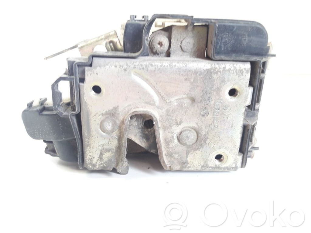 Volkswagen Vento Etuoven lukko 