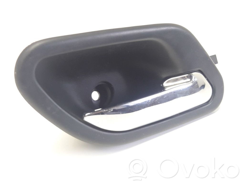 Manecilla interna puerta trasera   8226050