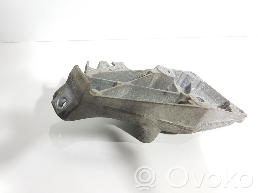 BMW 1 E81 E87 Engine mounting bracket 