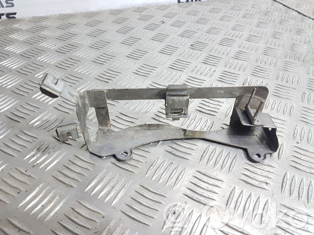 BMW 1 E81 E87 Other engine bay part 