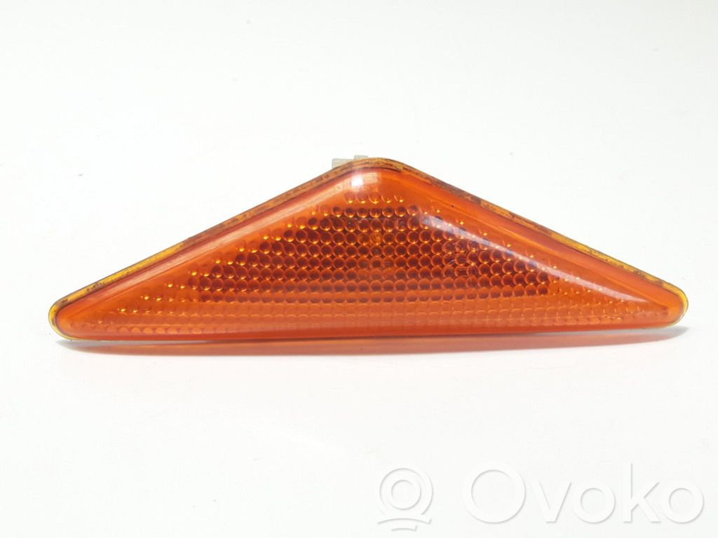 Ford Focus Front fender indicator light 