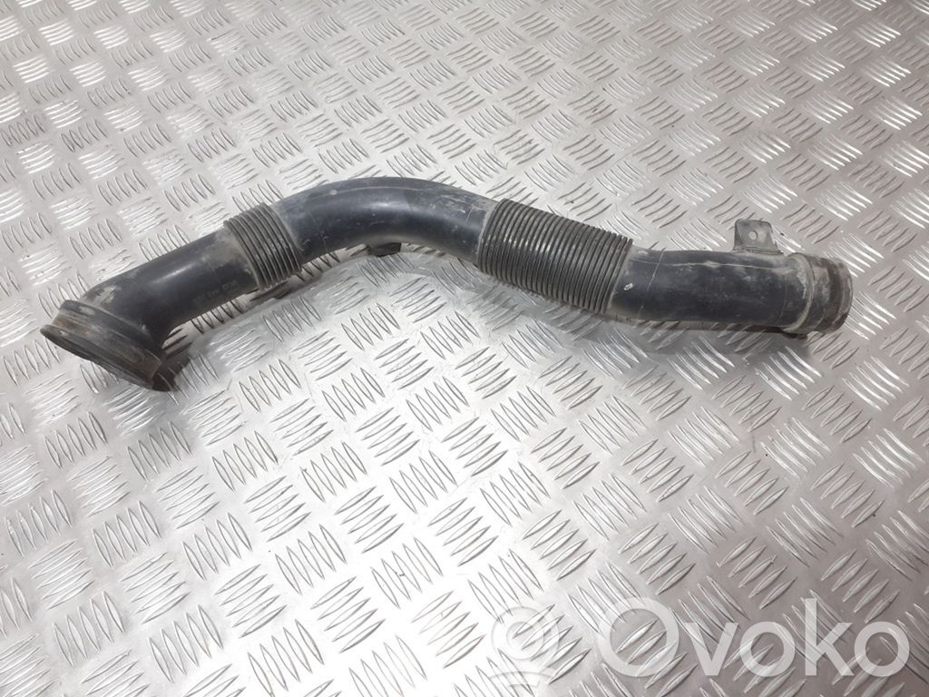 Opel Corsa D Turboahtimen ilmanoton letku 