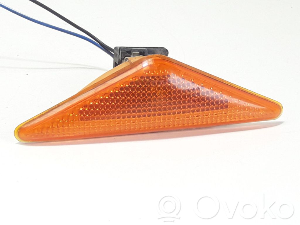 Ford Focus Front fender indicator light 