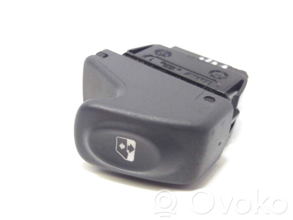 Electric window control switch   8271,421120H