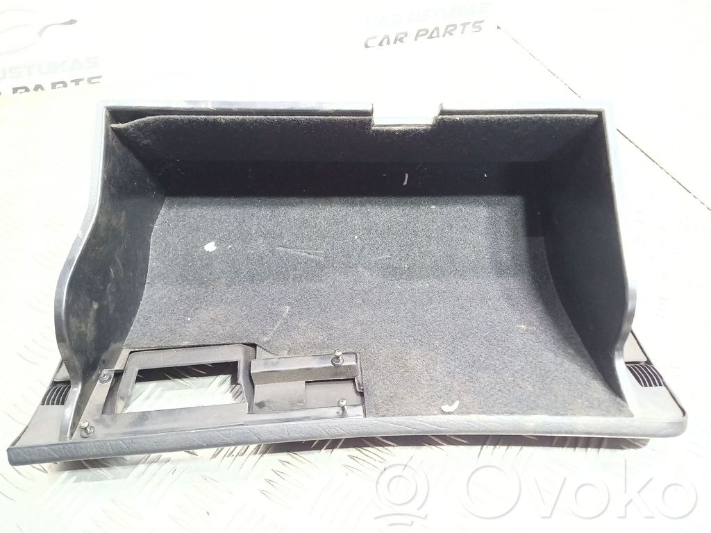 Audi A6 S6 C4 4A Tapa/cubierta de la guantera 