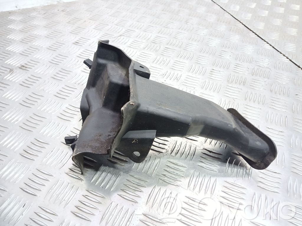 BMW 1 E81 E87 Other engine bay part 