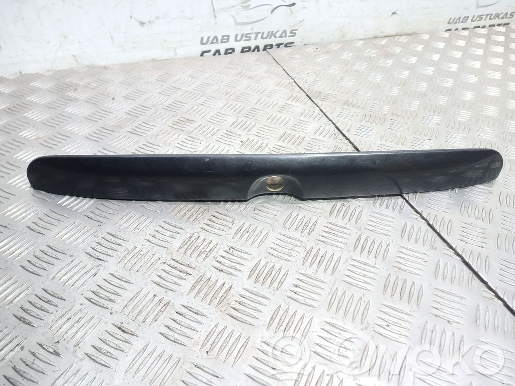 Éclairage de plaque d'immatriculation   90379079,53368