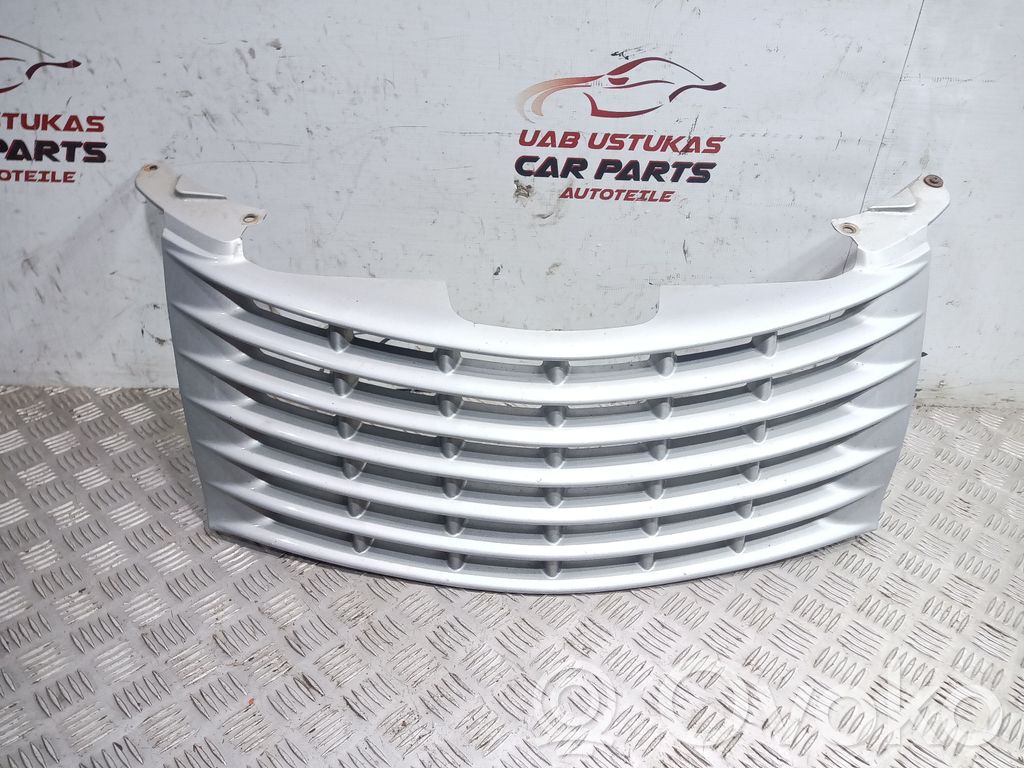 Chrysler PT Cruiser Front bumper upper radiator grill 