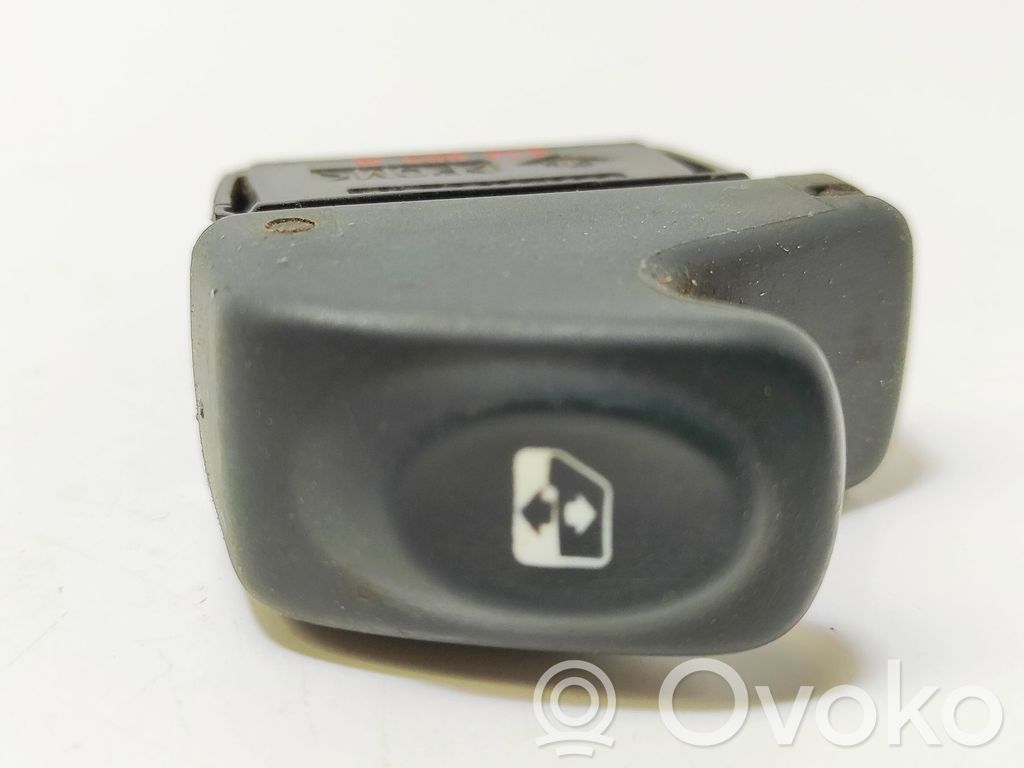 Renault Megane I Electric window control switch 