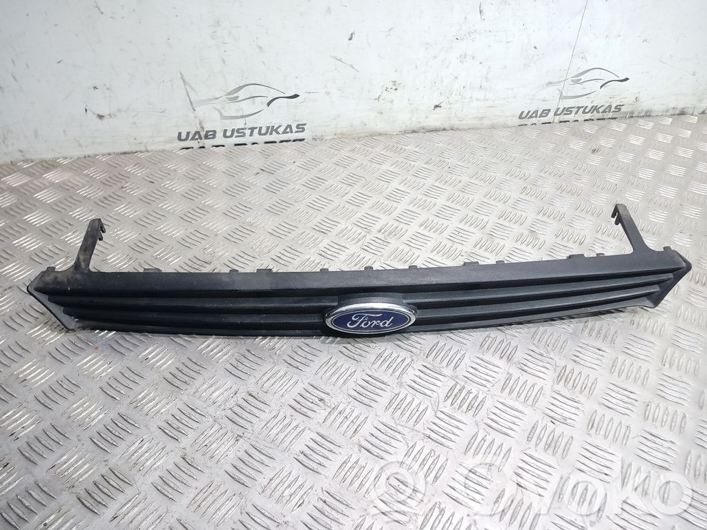 Ford Focus Front bumper upper radiator grill 