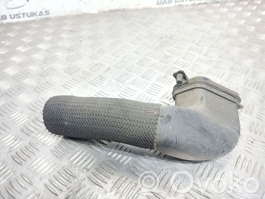 Audi A4 S4 B7 8E 8H Część rury dolotu powietrza 