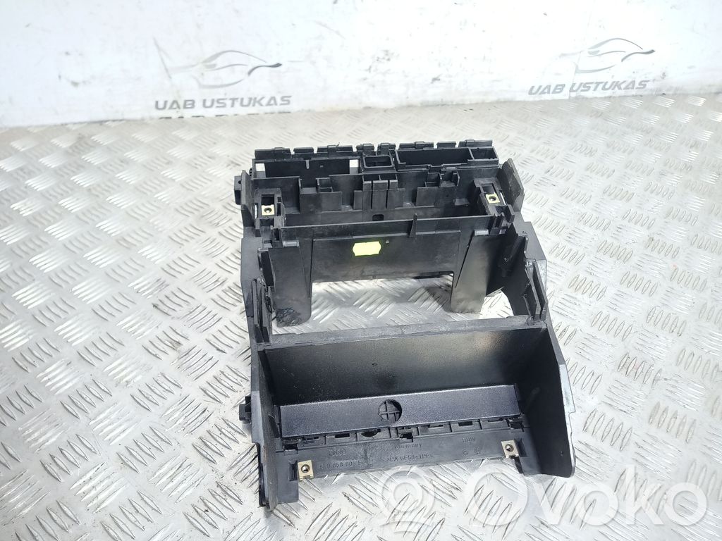 Audi A4 S4 B7 8E 8H Keskikonsoli 