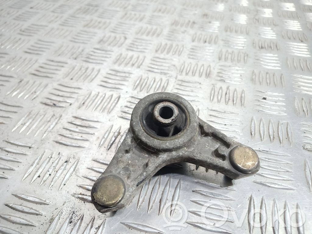 Volvo S70  V70  V70 XC Engine mount bracket 