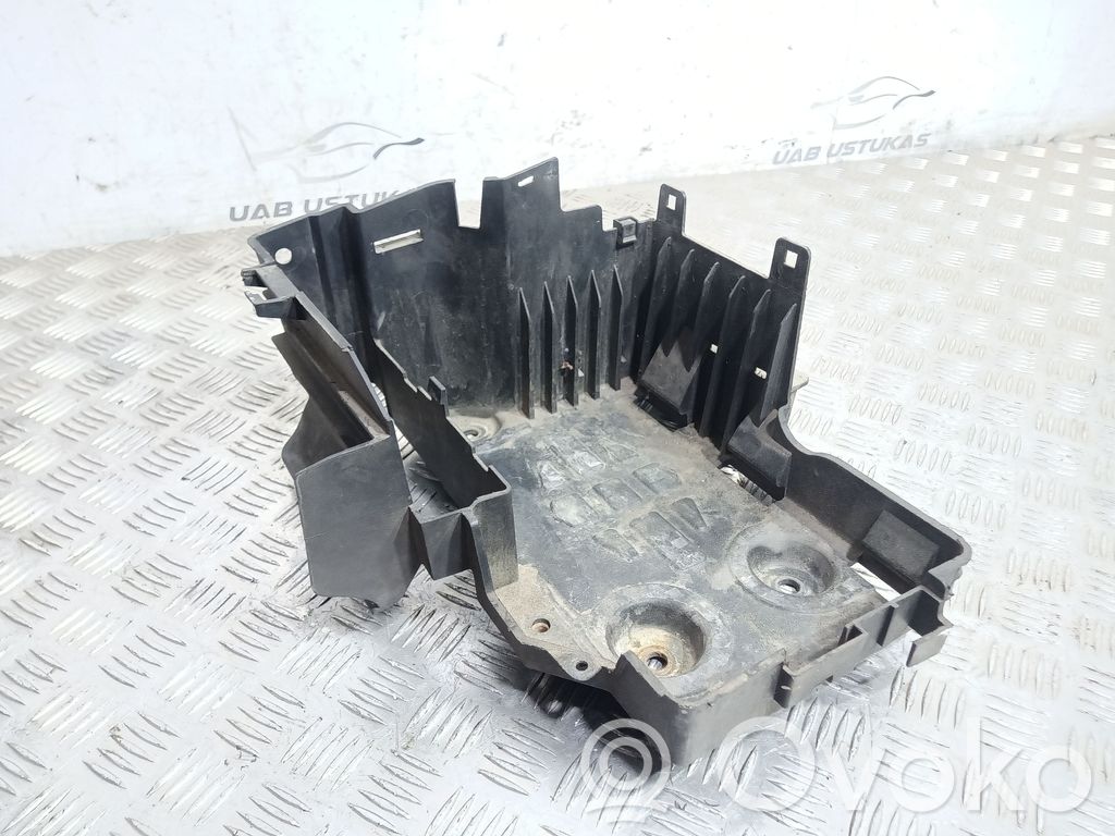 Renault Laguna II Akumuliatoriaus tvirtinimo padas 