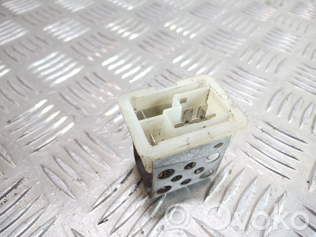 Opel Omega B1 Heater blower motor/fan resistor 