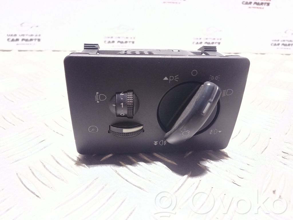Ford Kuga I Light switch 