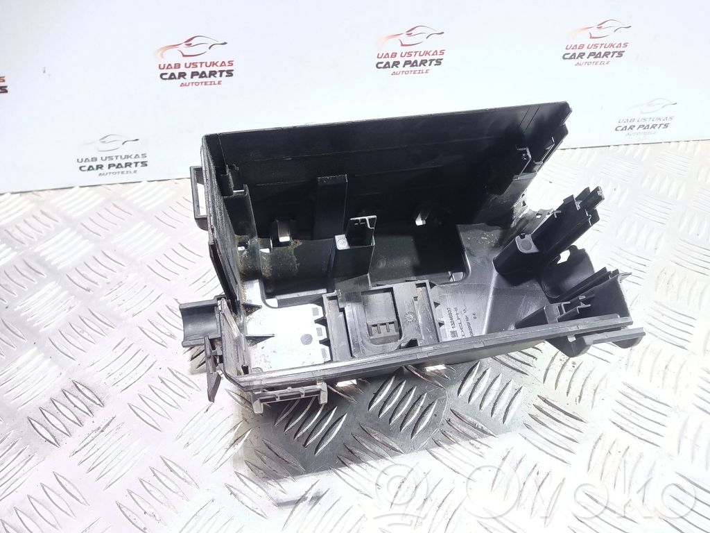 Opel Meriva B Juego de caja de fusibles 