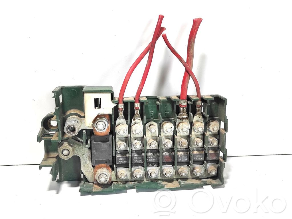 Fuse module   8367768