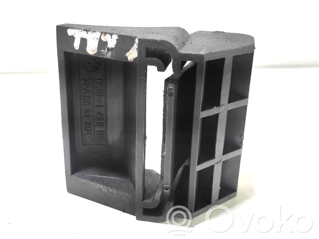 Land Rover Range Rover L322 Radiator mount bracket 