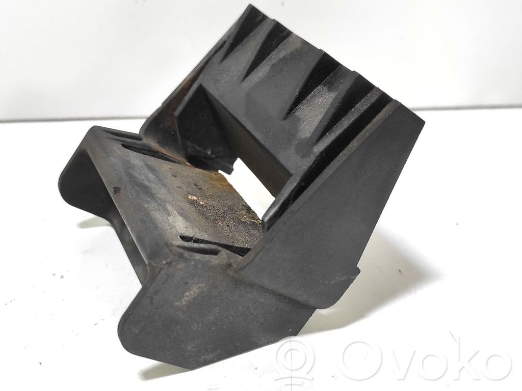 Land Rover Range Rover L322 Radiator mount bracket 