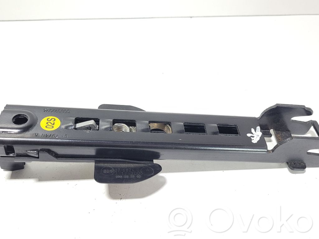 Audi A6 S6 C6 4F Sicherheitsgurt-Einstellschiene 