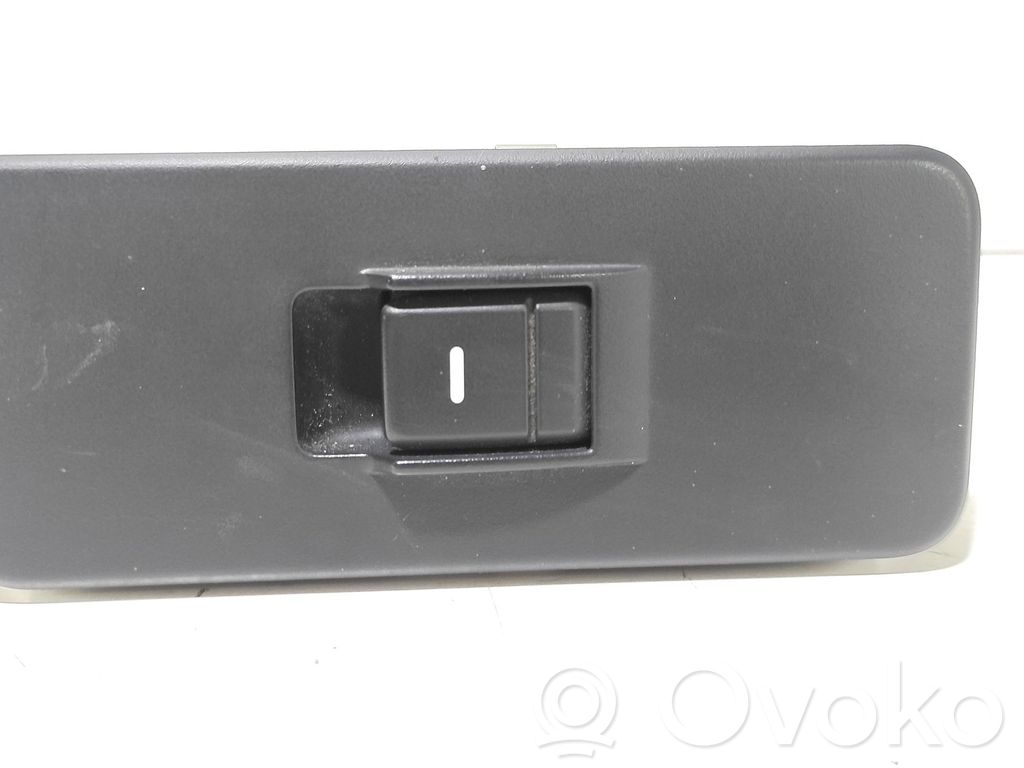 Land Rover Discovery 3 - LR3 Electric window control switch 