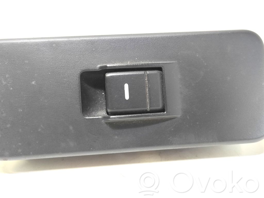 Land Rover Discovery 3 - LR3 Electric window control switch 
