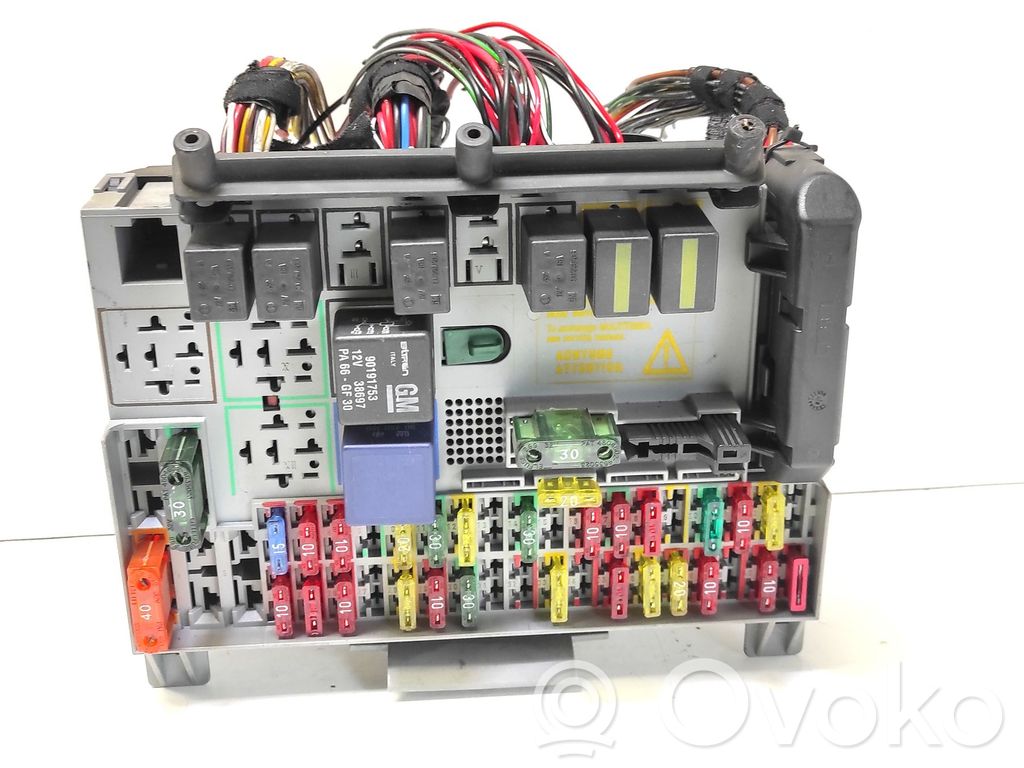 Opel Vectra B Fuse module 