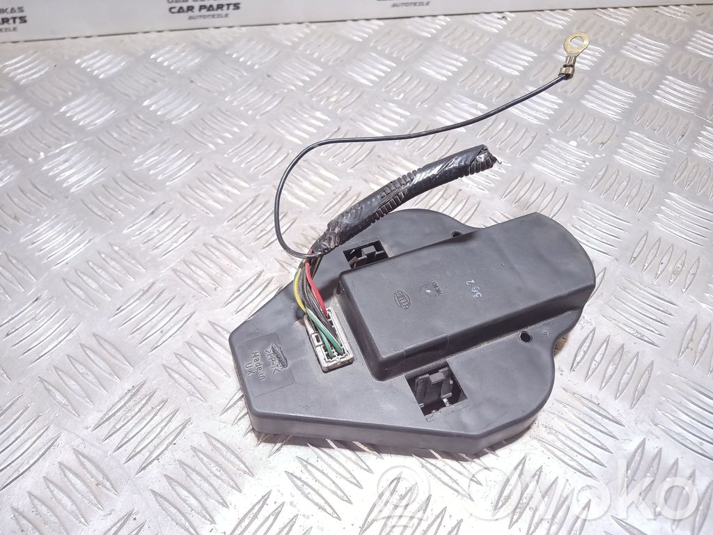 Rover 620 Tail light bulb cover holder 