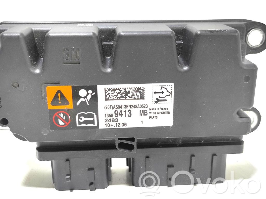 Opel Astra J Airbag control unit/module 