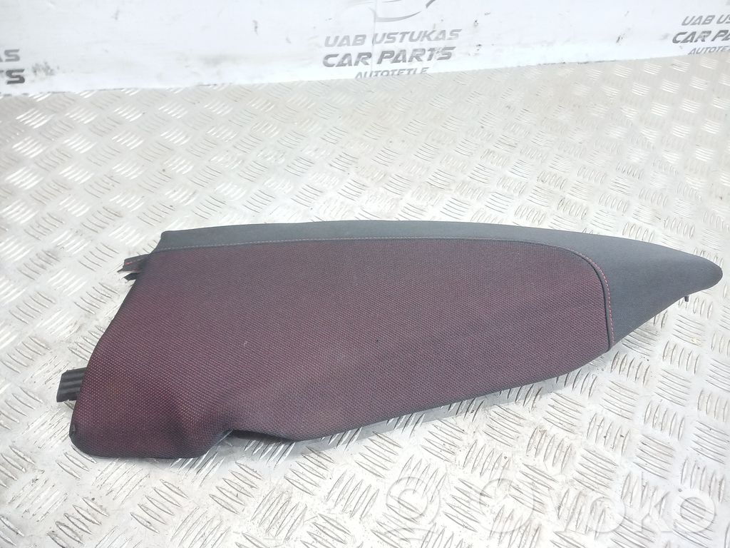 BMW 1 E81 E87 Kita salono detalė 