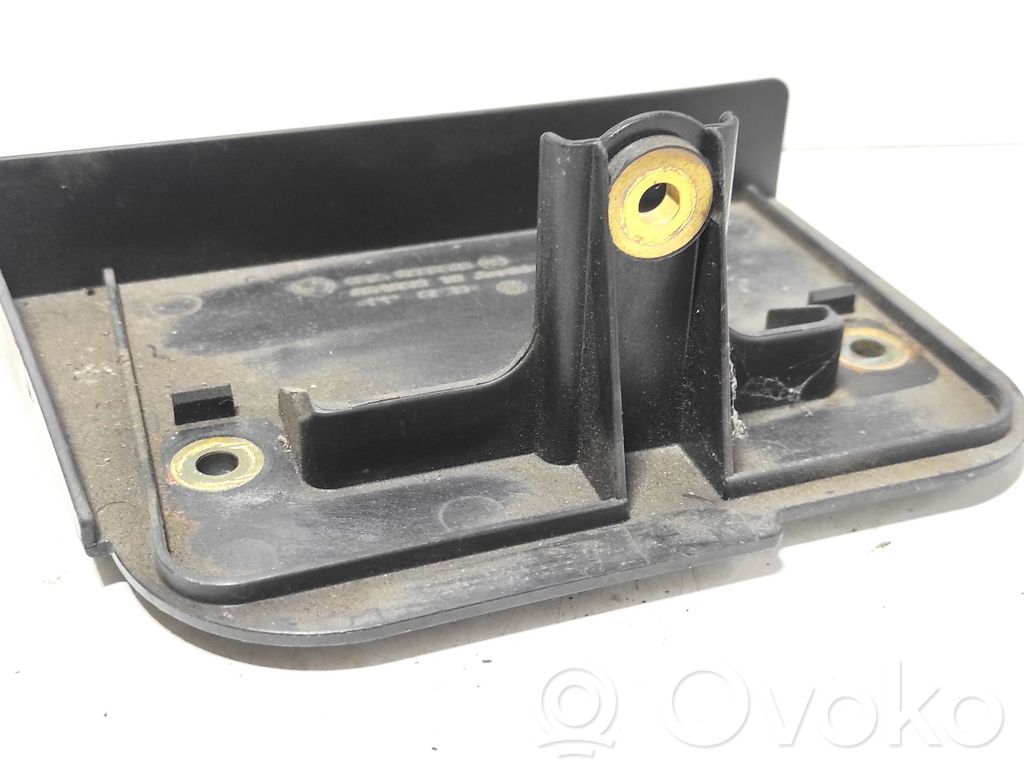 BMW 1 E81 E87 Other engine bay part 