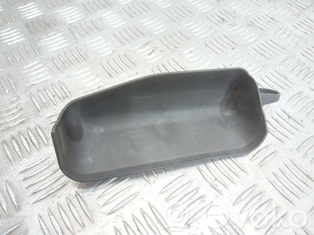 Opel Astra J Inne części komory silnika 