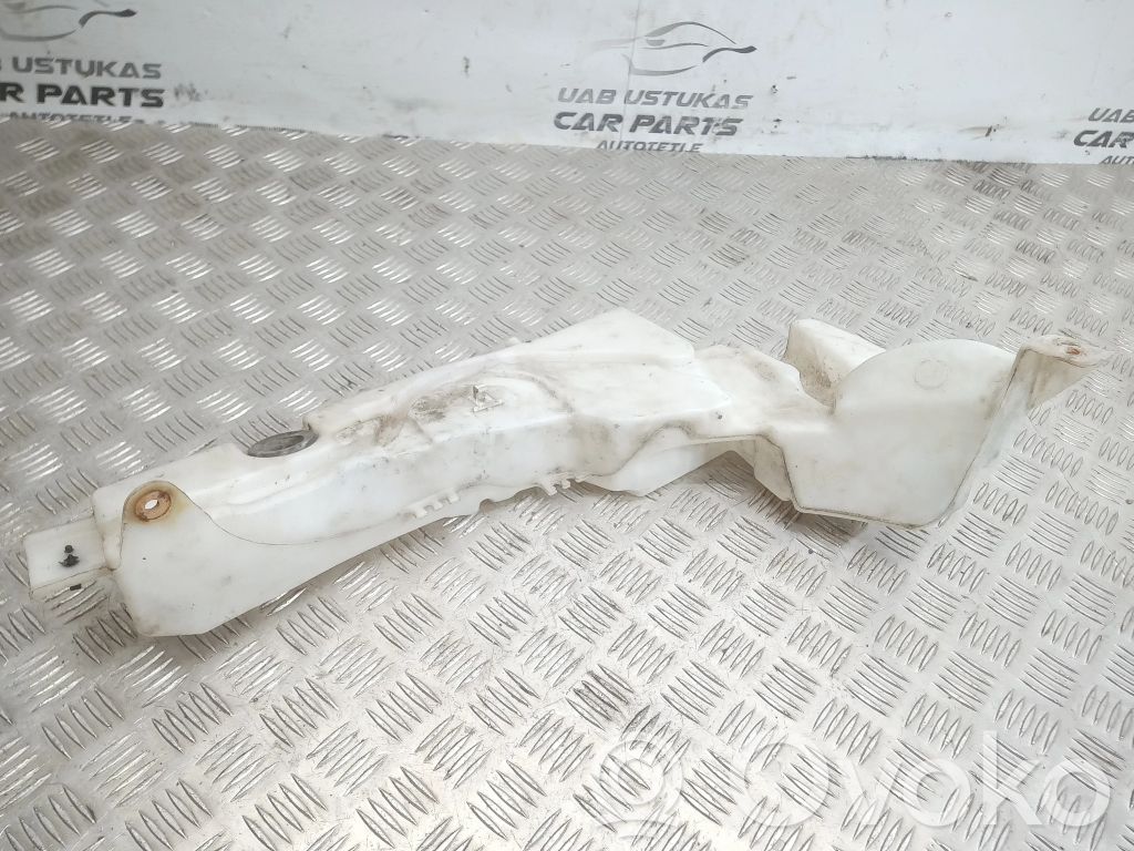 Ford Focus Windshield washer fluid reservoir/tank 