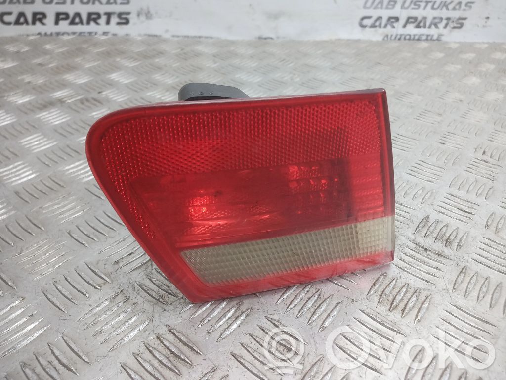 Tailgate rear/tail lights   8368759