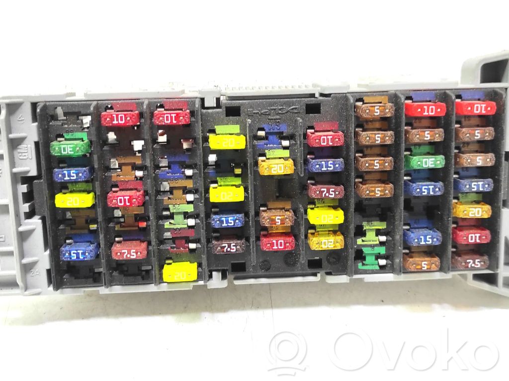 Opel Meriva A Módulo de fusible 