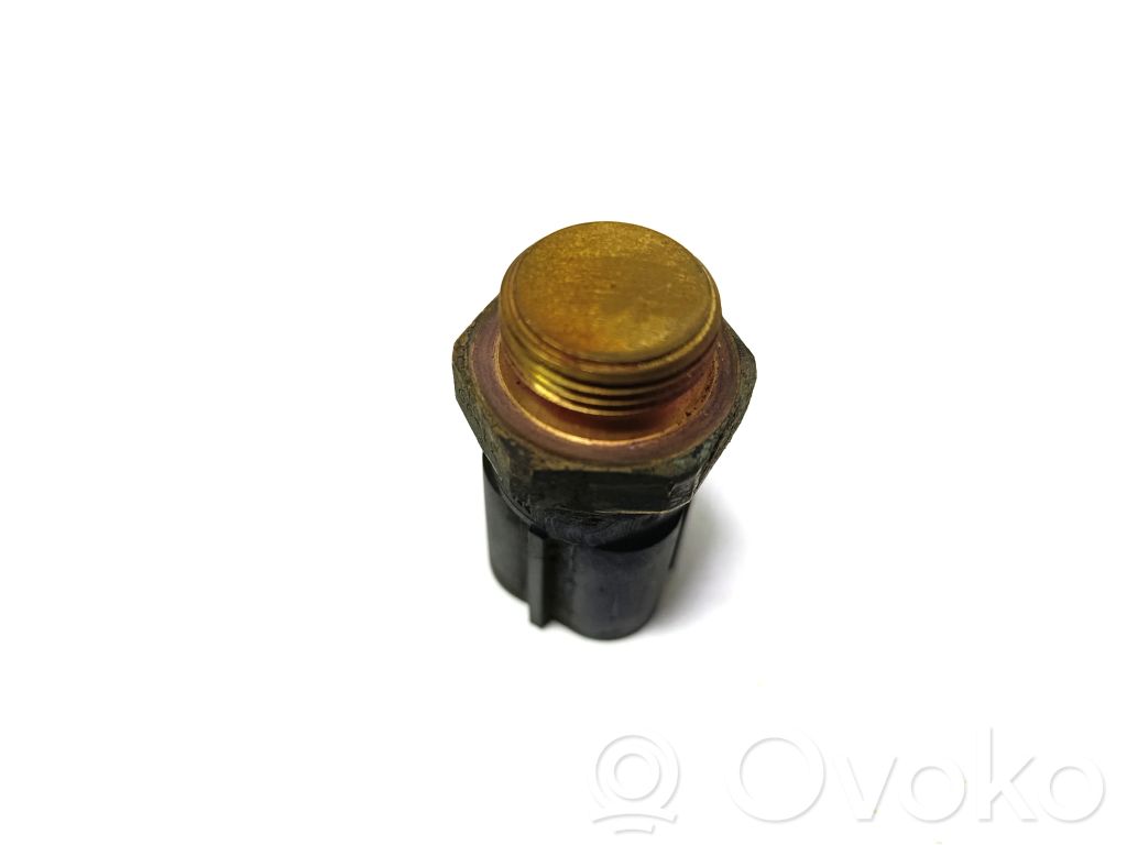 Volkswagen Golf IV Coolant temperature sensor 