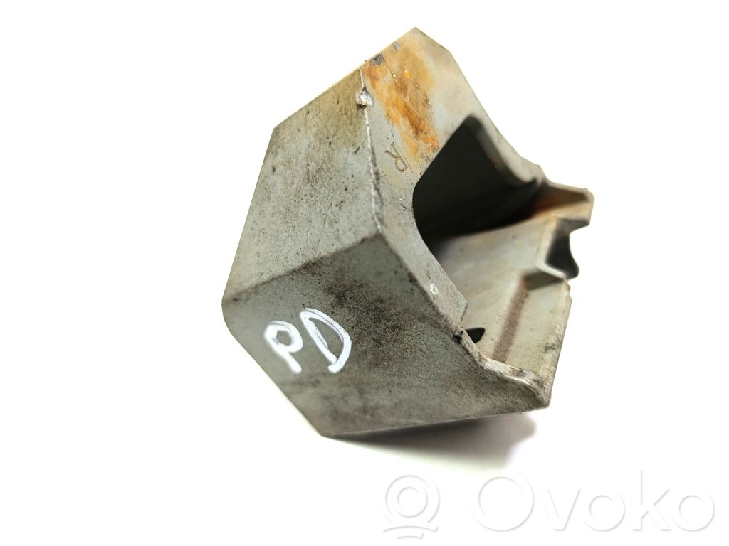 BMW 1 E81 E87 Radiator mount bracket 