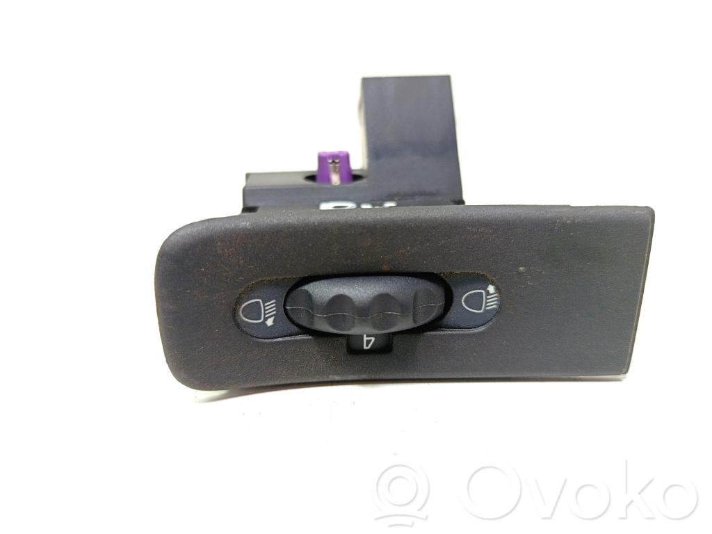 Renault Laguna I Headlight level height control switch 