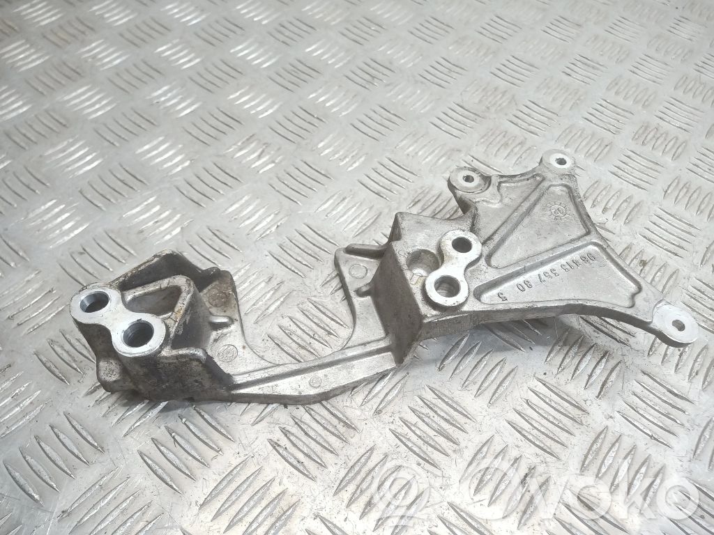 Citroen C5 Engine mounting bracket 