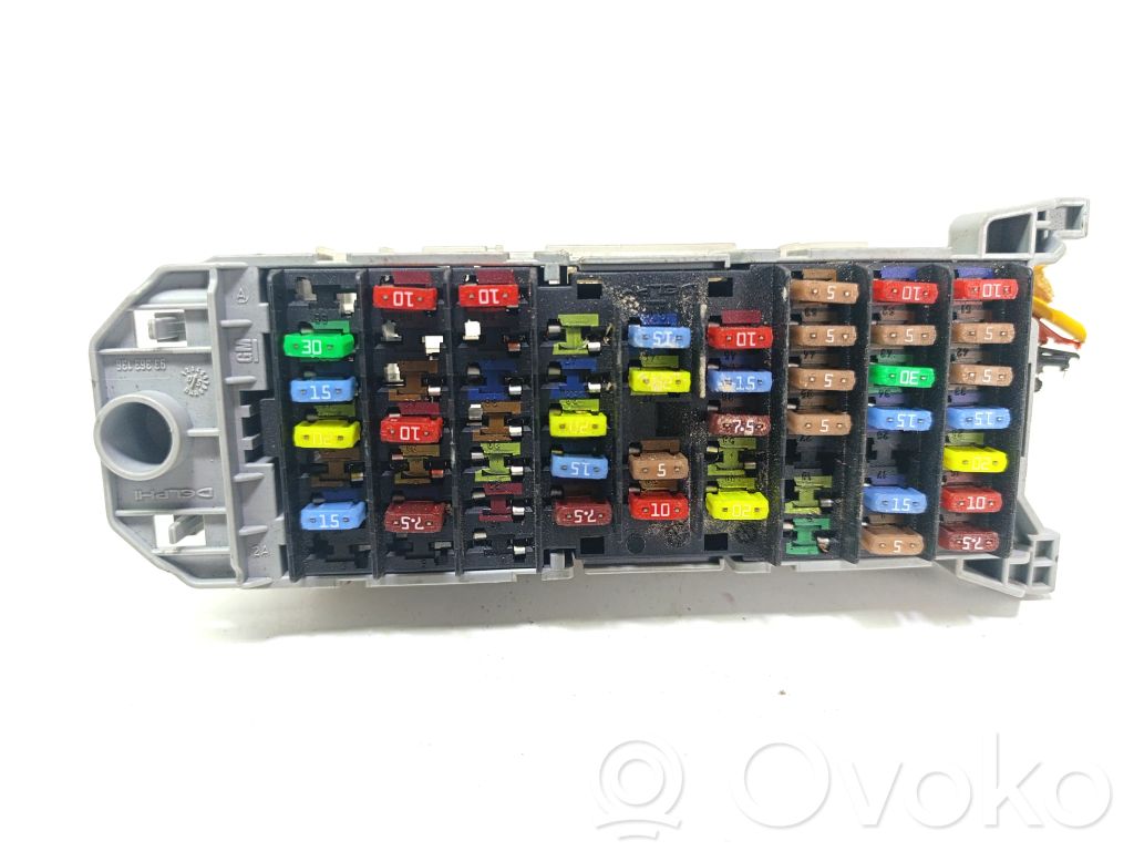 Opel Meriva A Módulo de fusible 