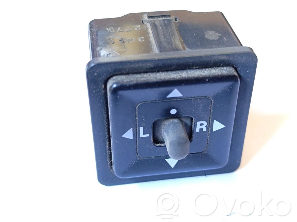 Mitsubishi Pajero Wing mirror switch 