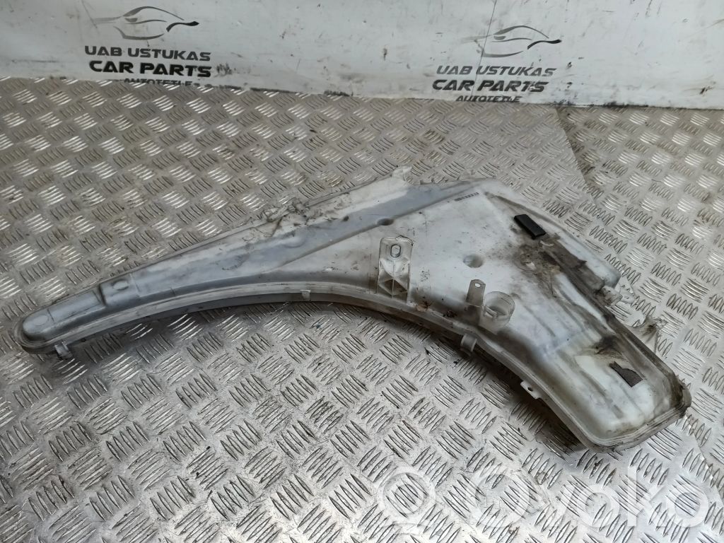 BMW 1 E81 E87 Logu šķidruma tvertne 